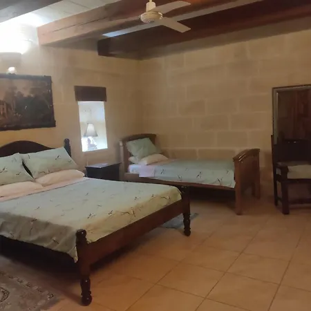 Tan-namur Oda ve Kahvaltı Xewkija
