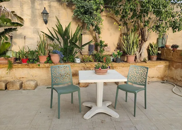 Tan-namur Couette-café Xewkija